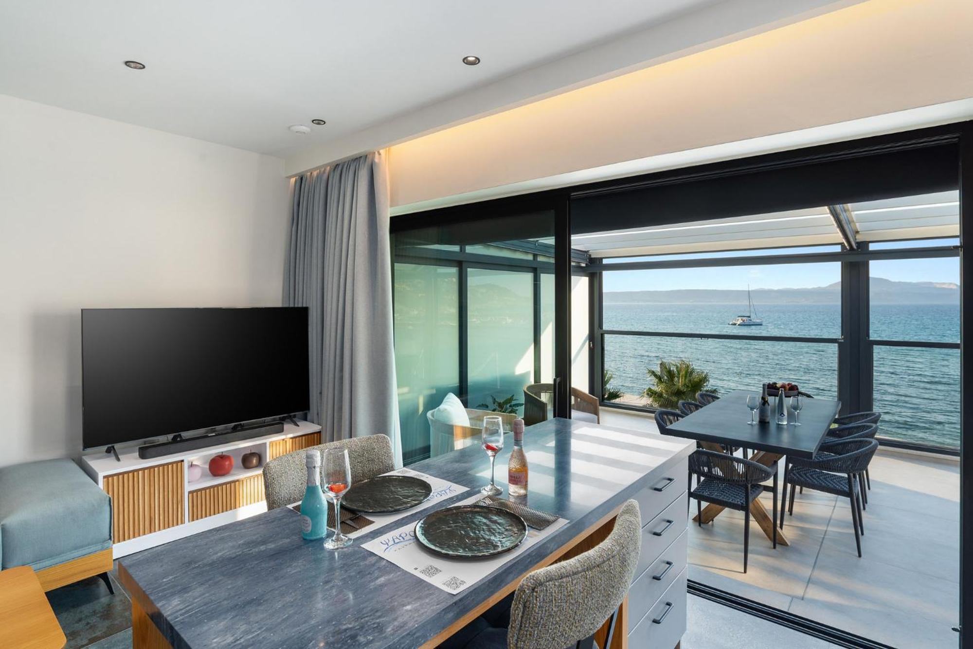 Peristeres Luxury Apartment Next To The Sea - By Apokoras Villas Алмирида Экстерьер фото