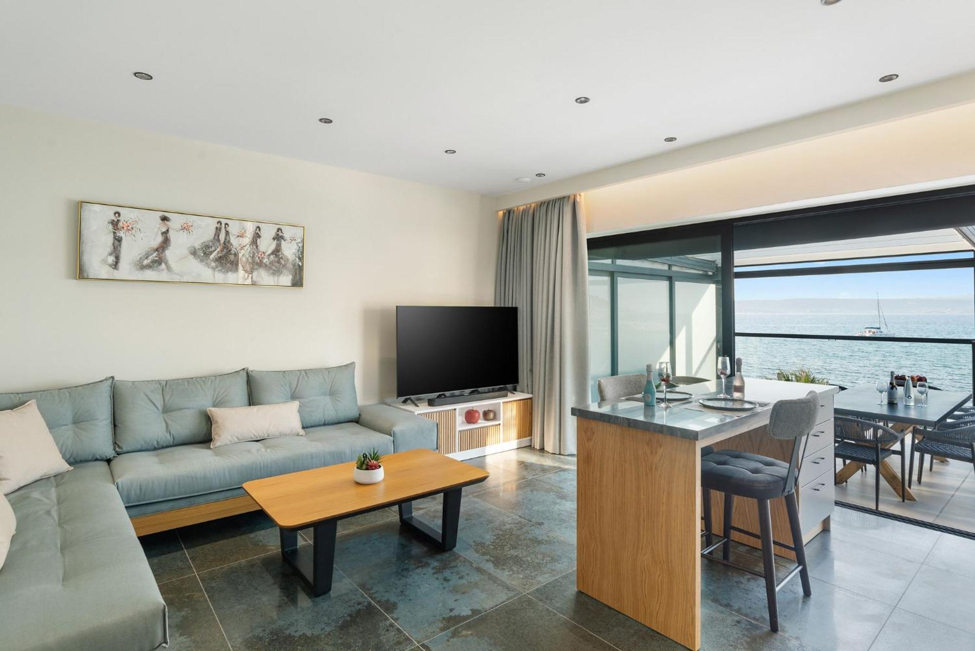Peristeres Luxury Apartment Next To The Sea - By Apokoras Villas Алмирида Экстерьер фото